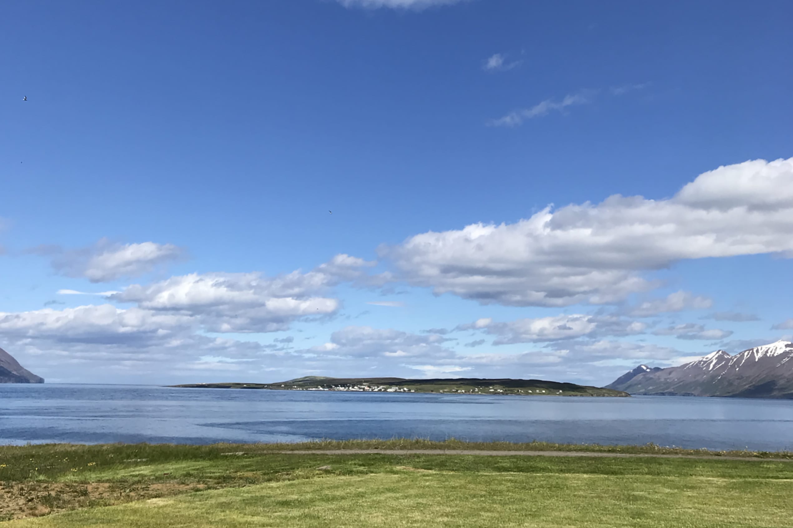 the landscape that surrounds the beer spa pictured on a beautiful blue sky day