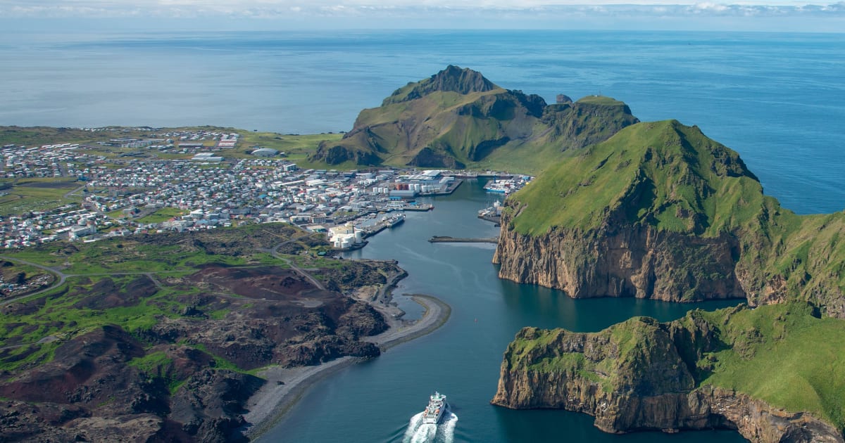 Cheap Flights & Tickets to the Westman Islands (Vestmannaeyjar