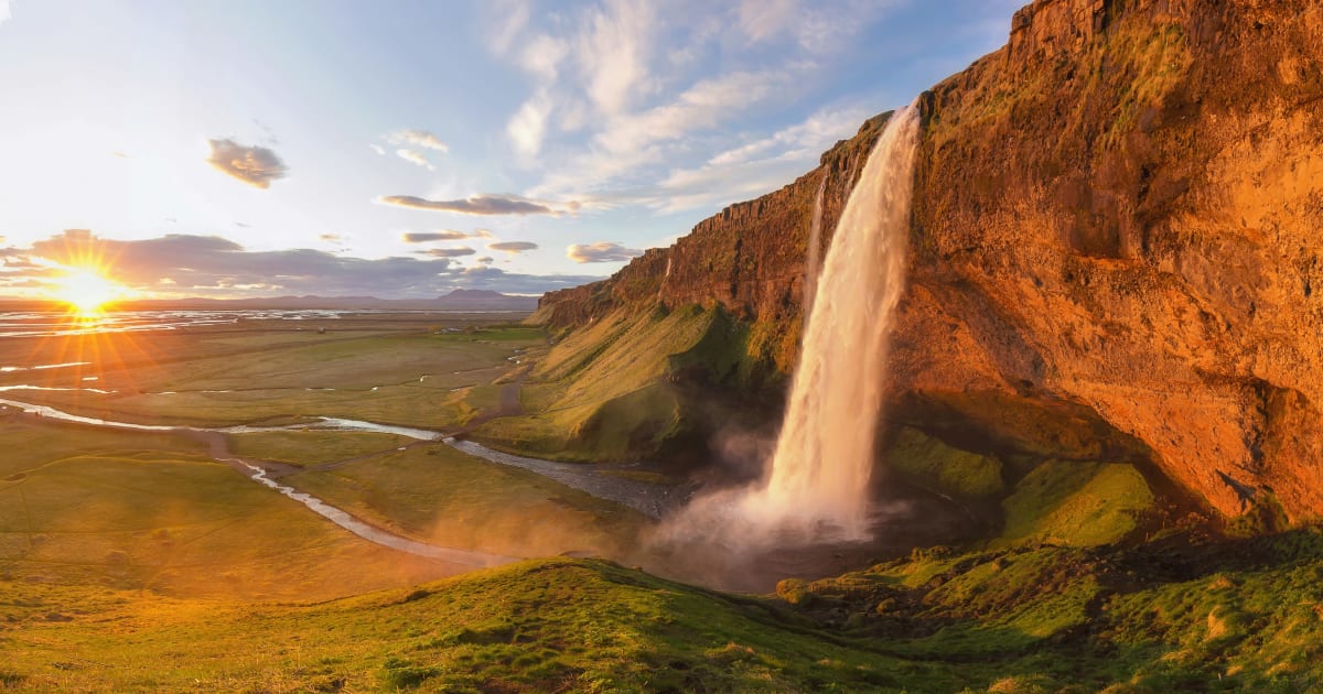 The Midnight Sun in Iceland – Iceland's 24-Hour Sun | Icelandair