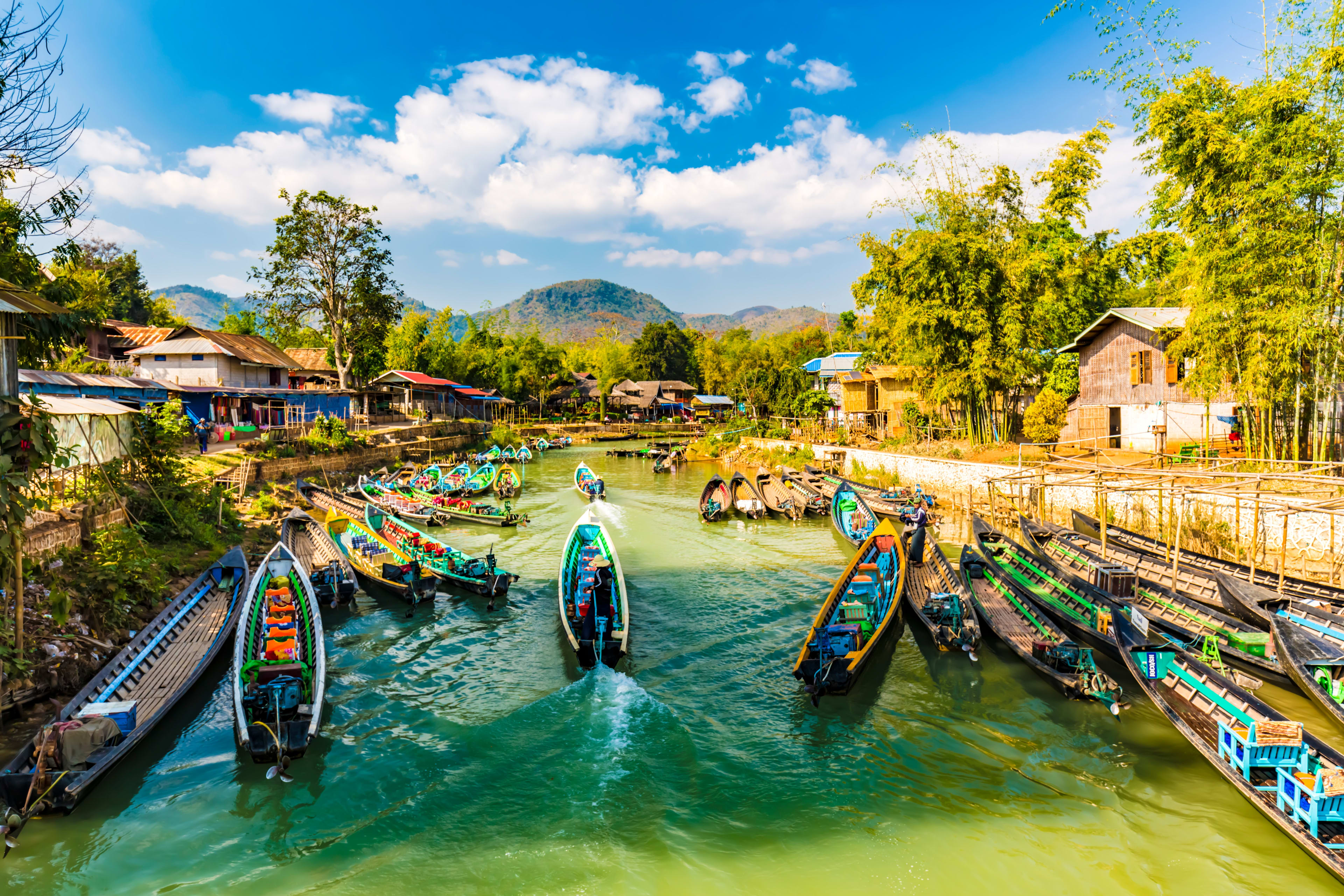 Sérferð_Myanmar_ Village