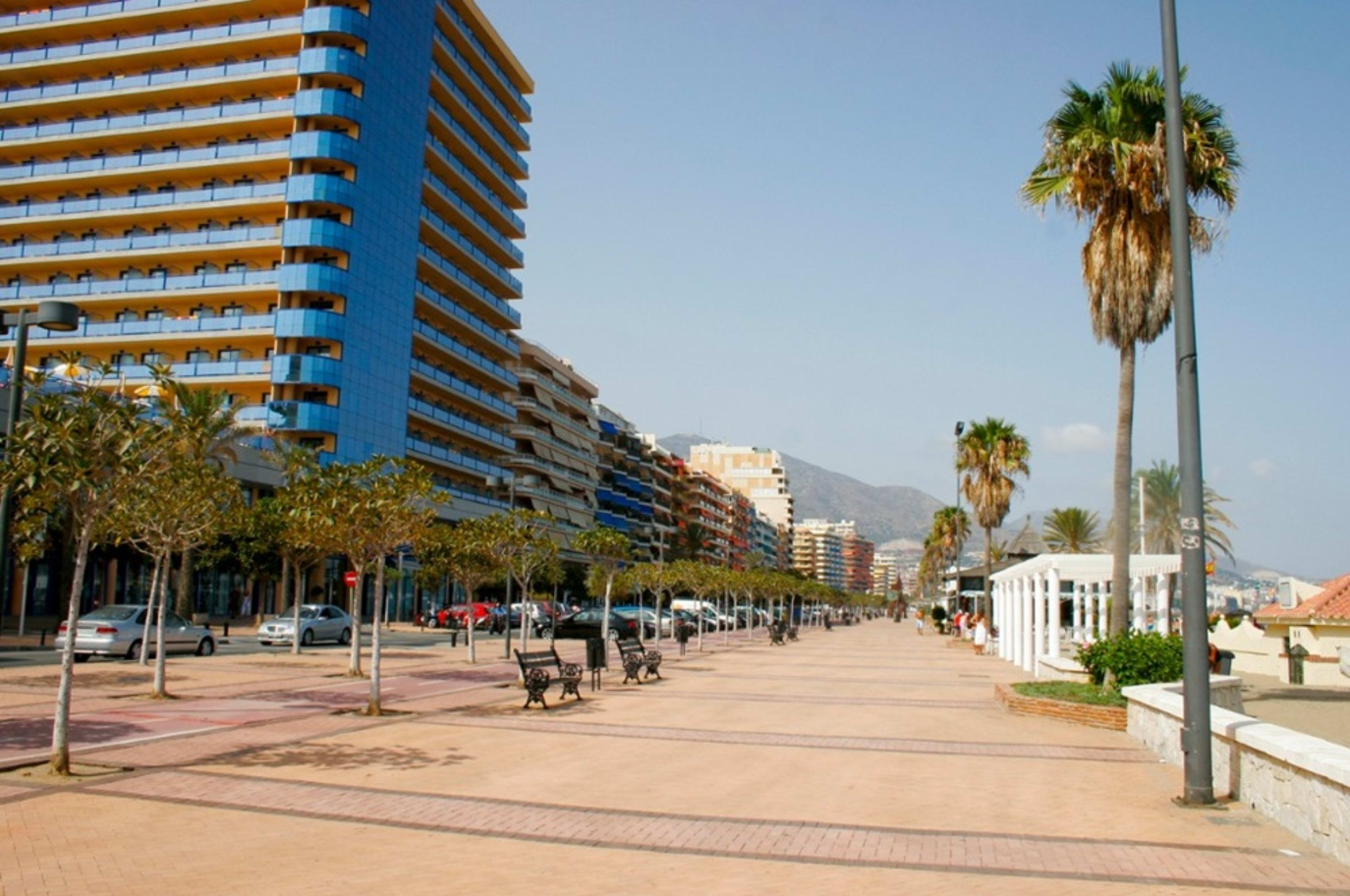 Fuengirola- við strandgötuna