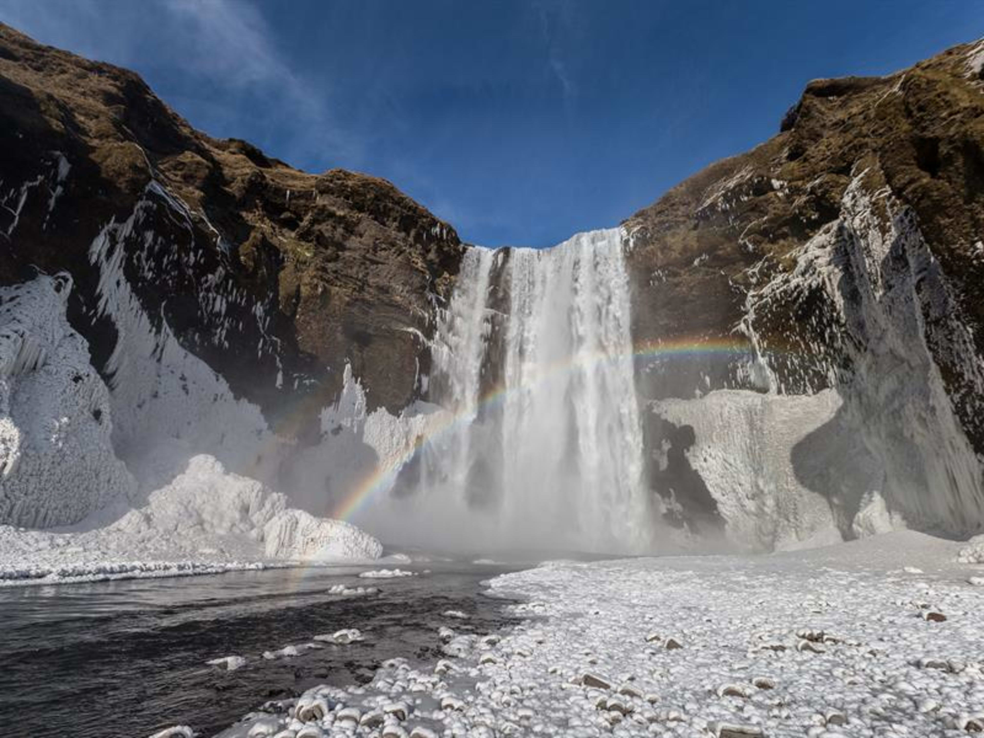 Skógarfoss_-_Iceland_Travel_-_800x600