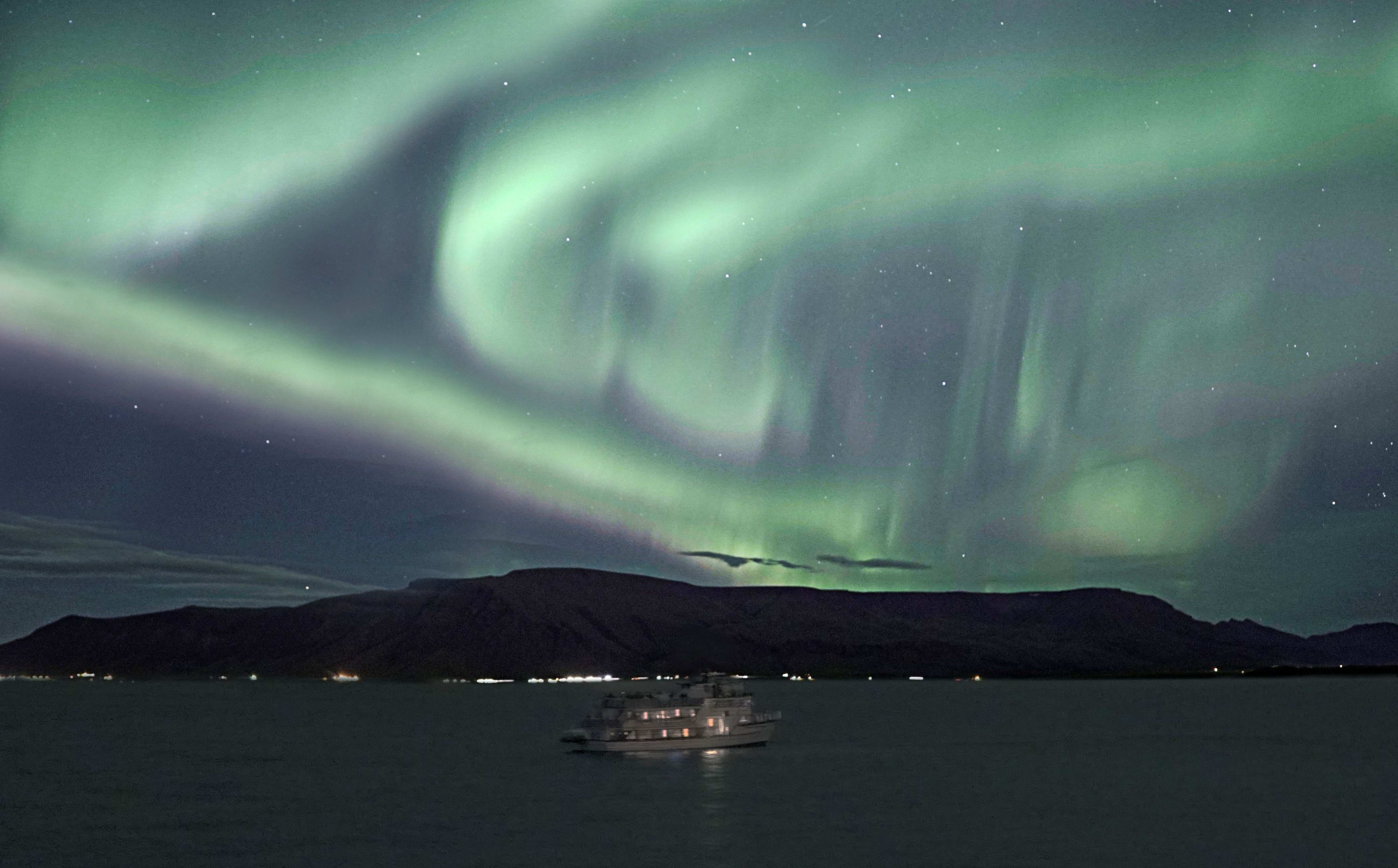 Special Tours - Northern Lights by Boat