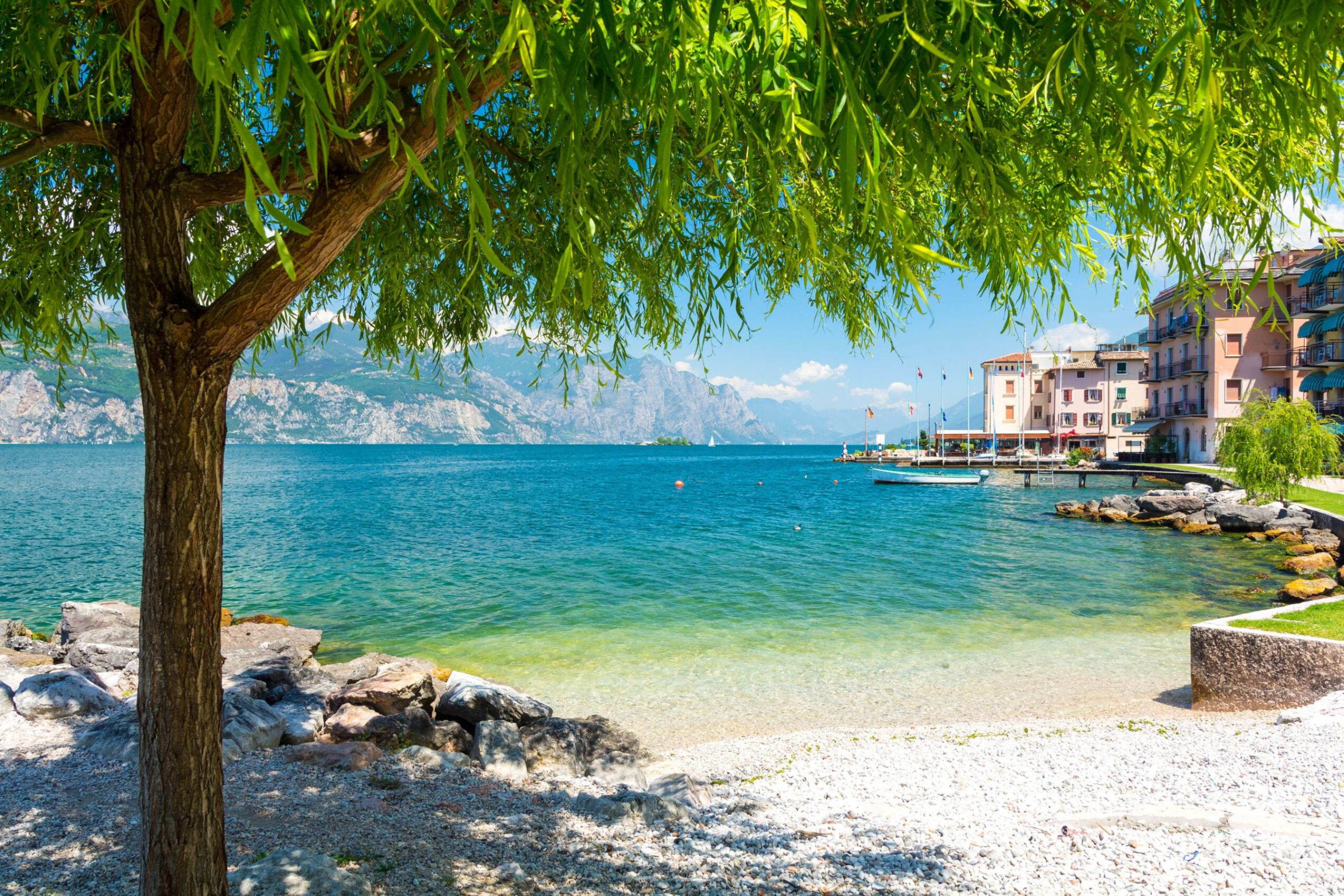 Garda_lake_Beach