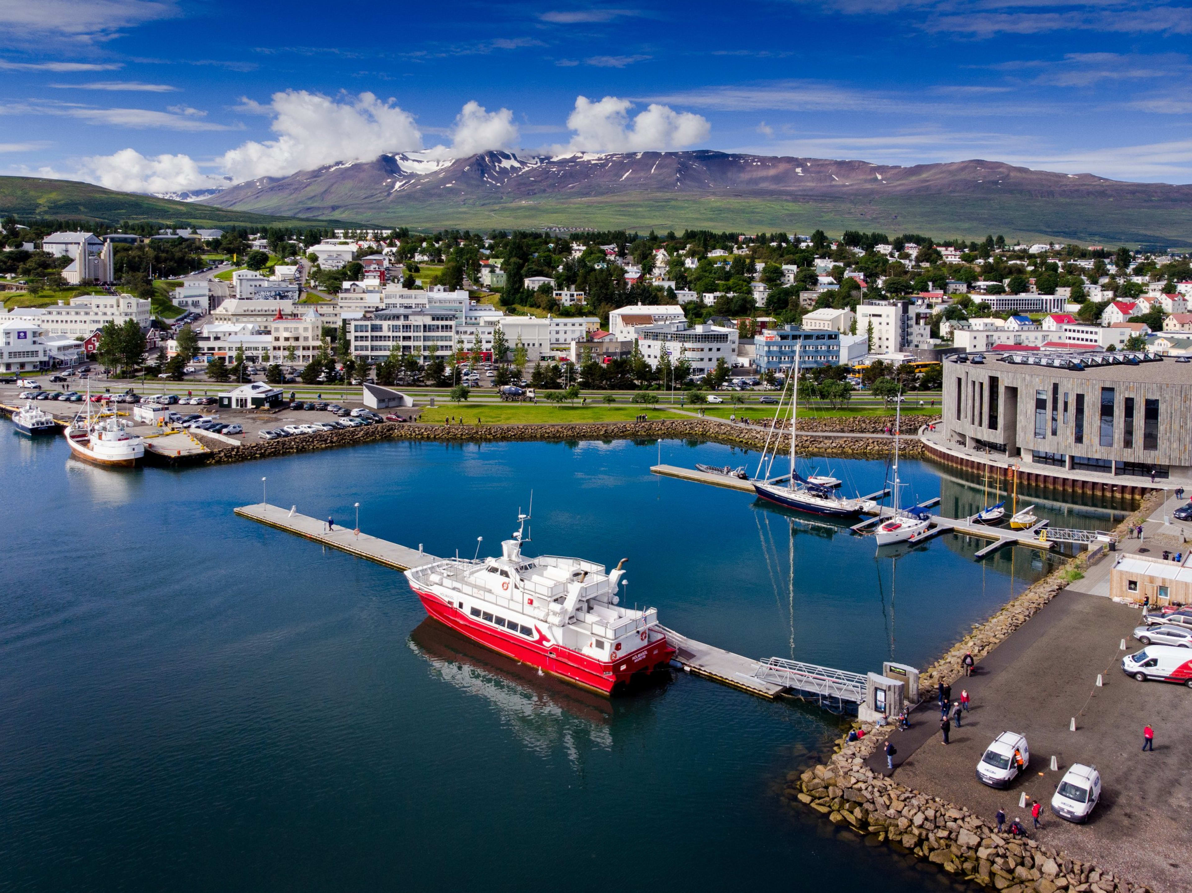 Akureyri_large2400x1798