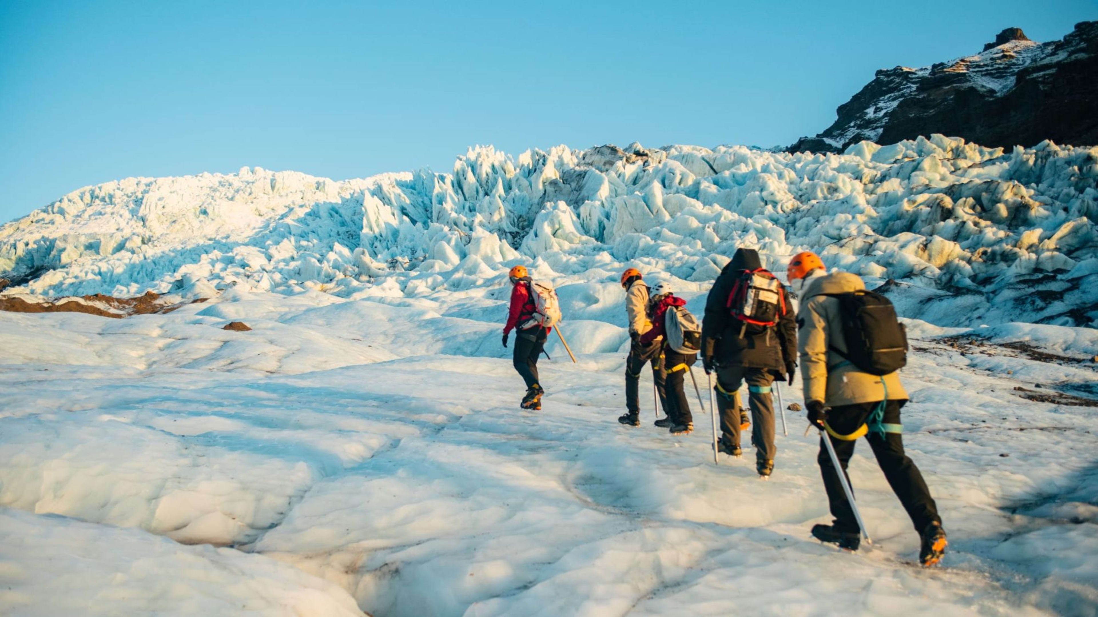 Arctic_Adventures_small_group_3
