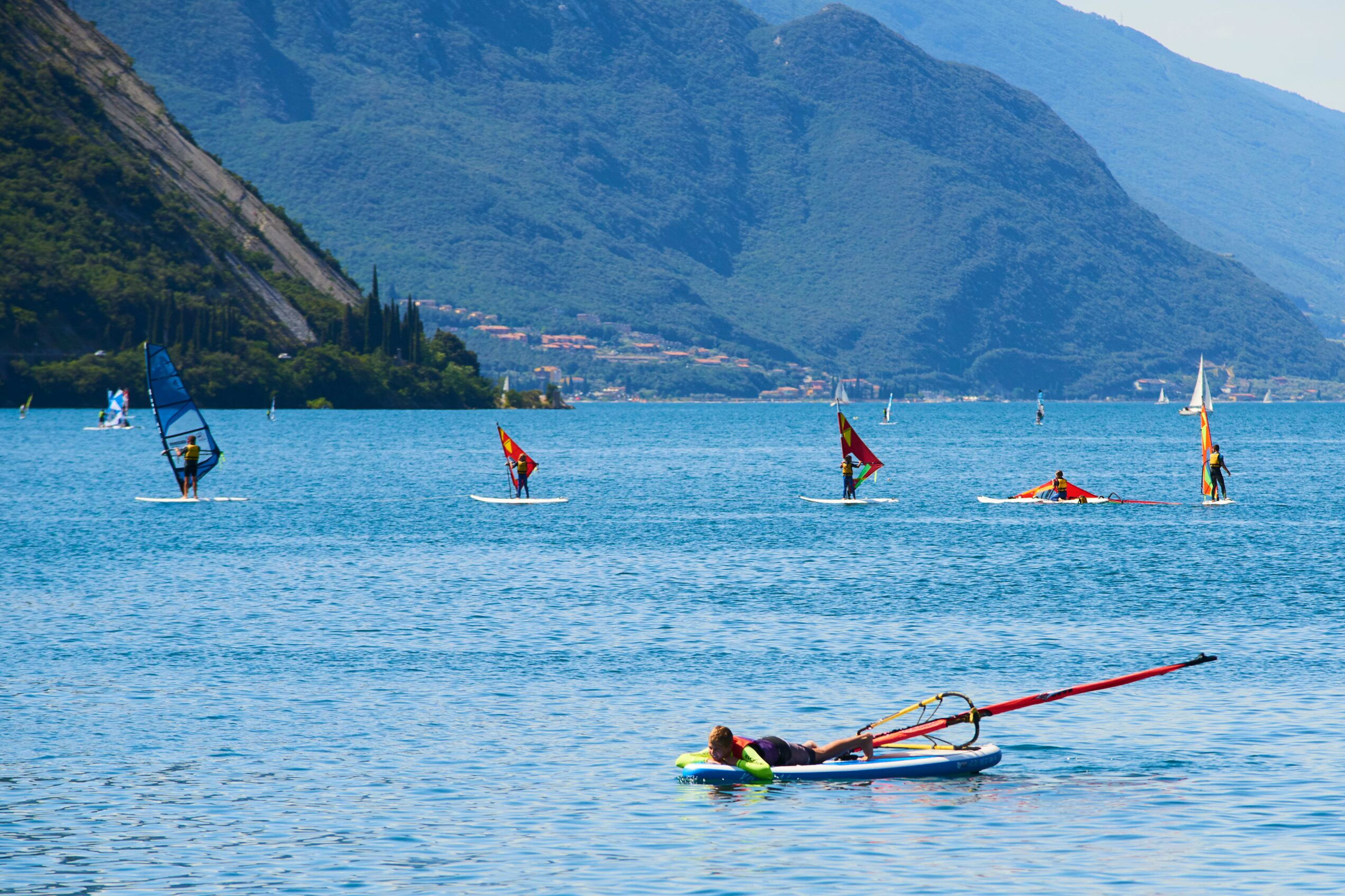 Garda_Lake_Windsurfers