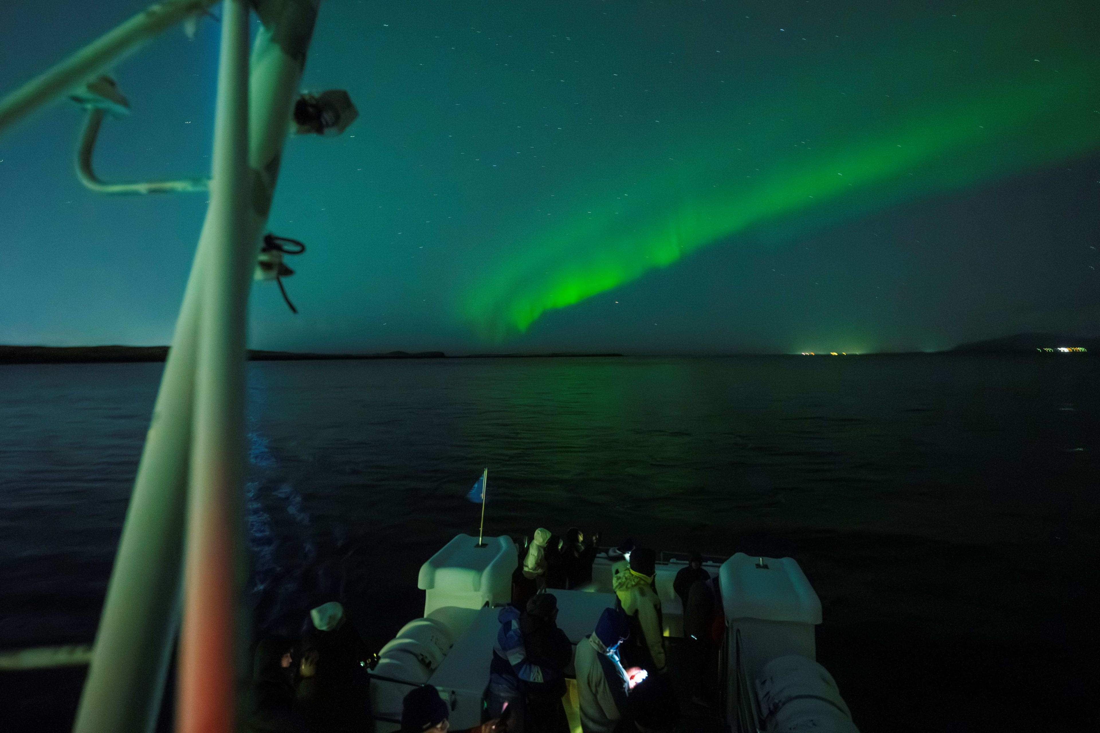 northern-lights-by-boat (2)