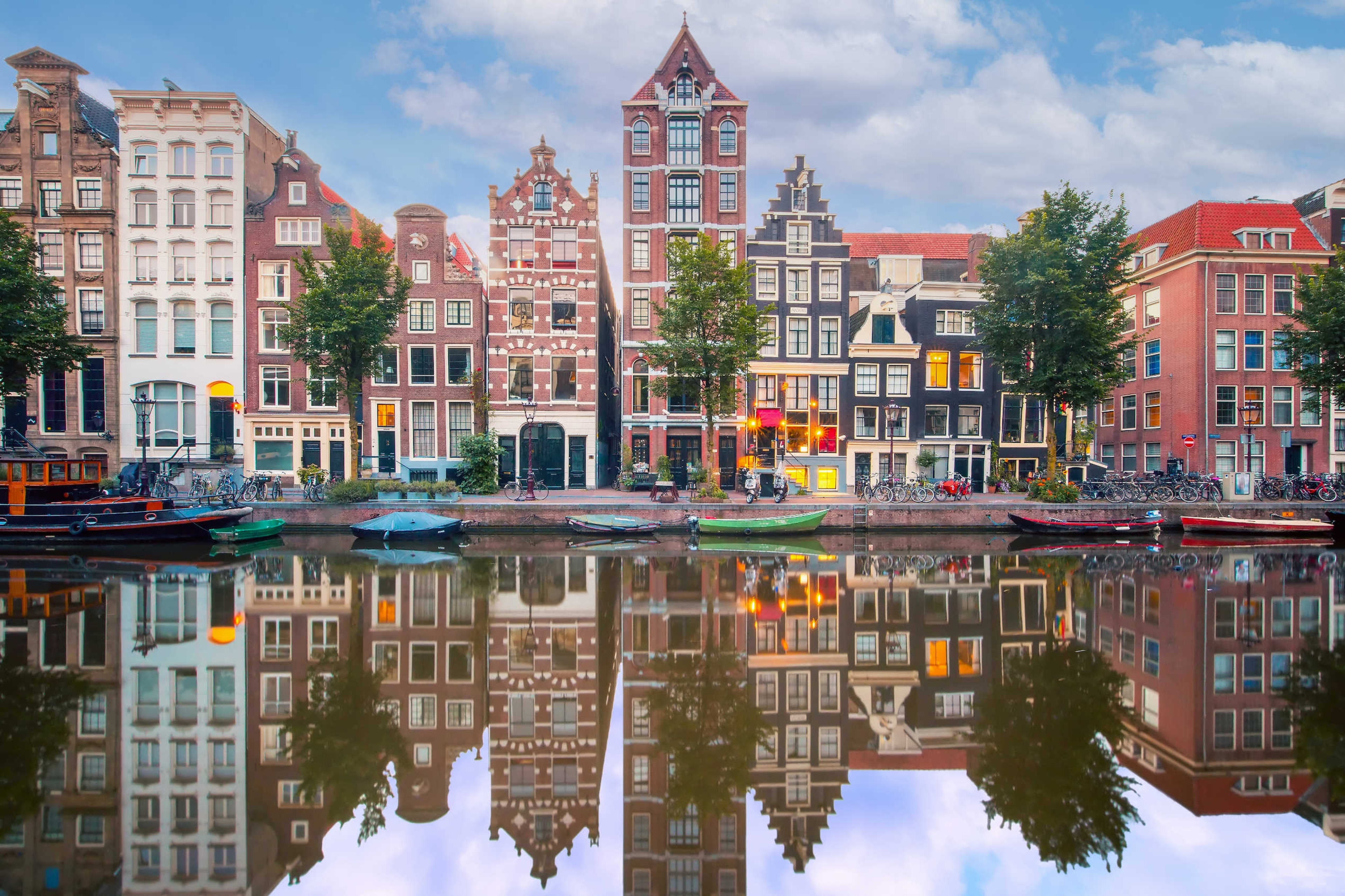 amsterdam-hus-clean-v01-Clean_2540x1692