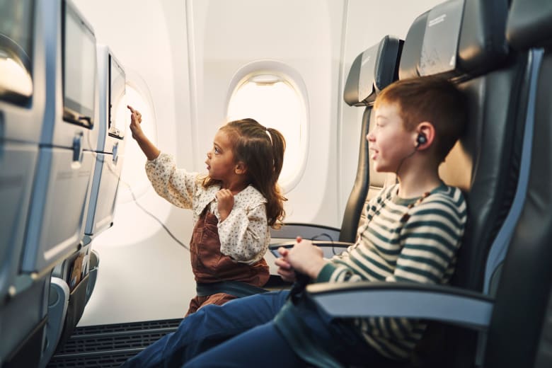 Web_image-Onboard_service-Passengers-Children1