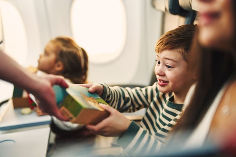 Web_image-Onboard_service-Passengers-Children4