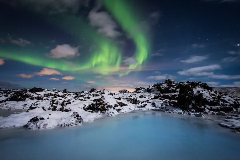 Blue_Lagoon_with_Northern_Lights_-_1600x1067