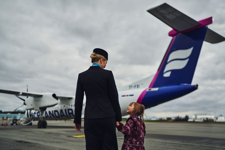 Web image-Reykjavík Airport-Ummi-People-Crew (1)