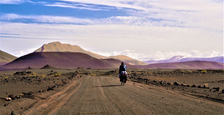cycling_iceland_sand_mountains